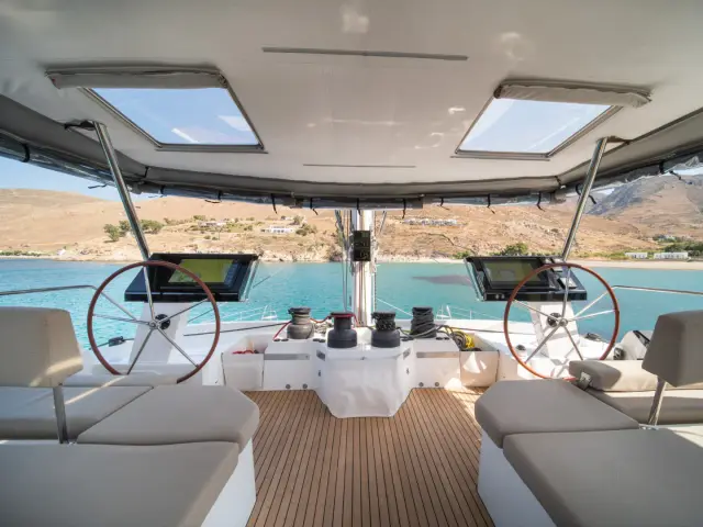 AETHER | Fountaine Pajot 67 — 10 / 20