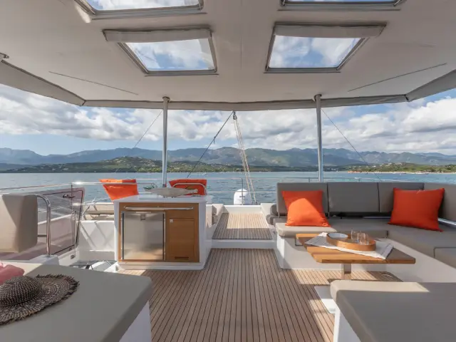 SERENISSIMA | Fountaine Pajot 67  — 6 / 23