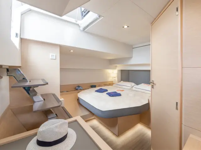 SERENISSIMA | Fountaine Pajot 67  — 16 / 23