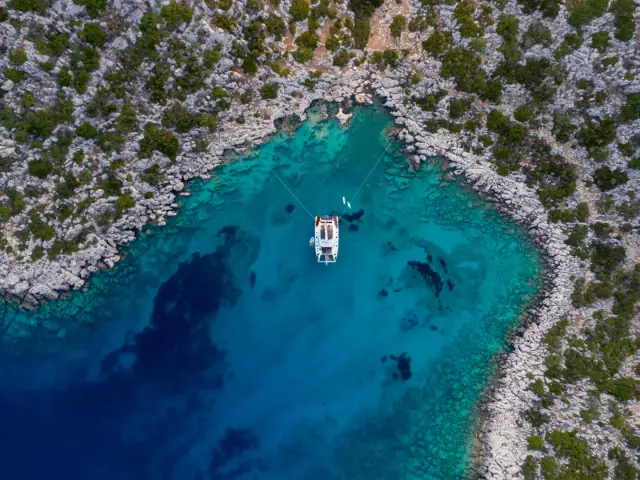 SERENISSIMA | Fountaine Pajot 67  — 3 / 23
