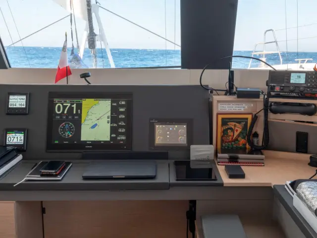 SERENISSIMA | Fountaine Pajot 67  — 14 / 23