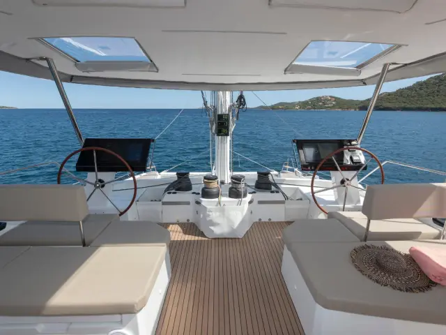 SERENISSIMA | Fountaine Pajot 67  — 7 / 23