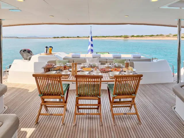WORLDS END | Fountaine Pajot 65  — 12 / 26