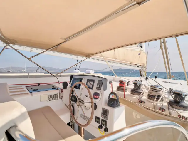 WORLDS END | Fountaine Pajot 65  — 10 / 26