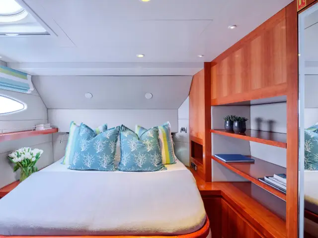 WORLDS END | Fountaine Pajot 65  — 25 / 26