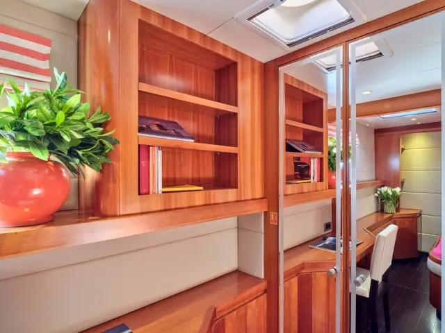WORLDS END | Fountaine Pajot 65  — 19 / 26