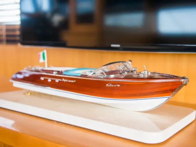 ANTAMAR II | Riva 70 — 19 / 29