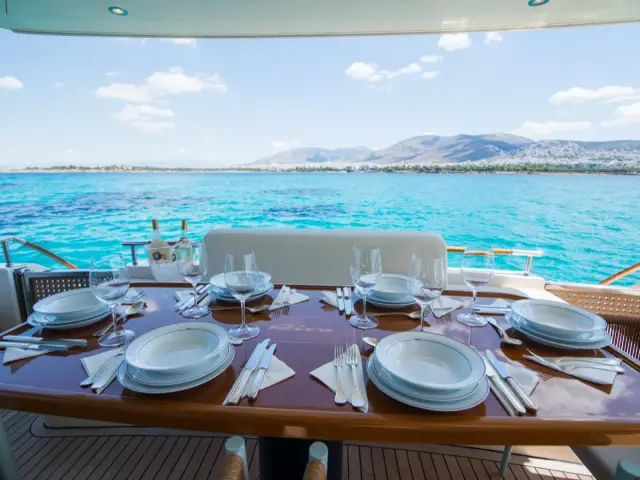 ANTAMAR II | Riva 70 — 14 / 29