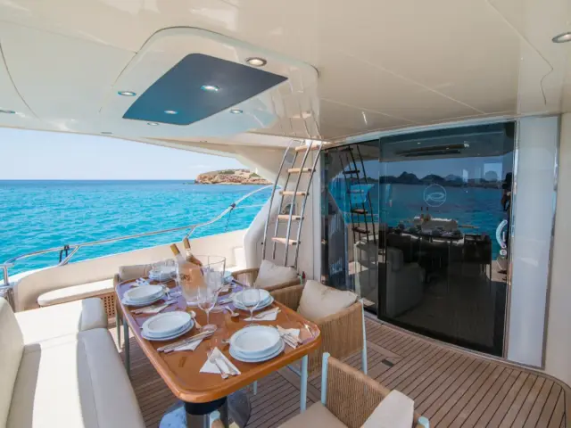ANTAMAR II | Riva 70 — 11 / 29
