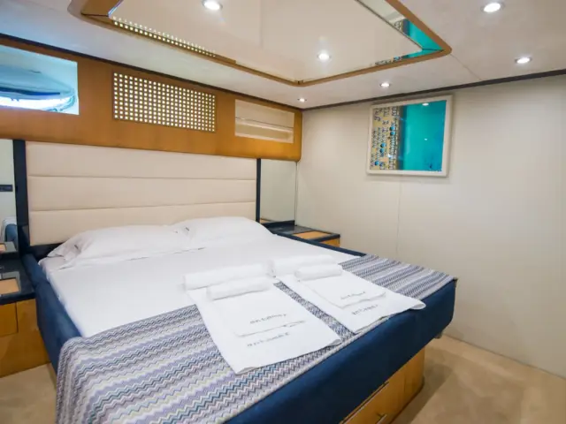ANTAMAR II | Riva 70 — 27 / 29
