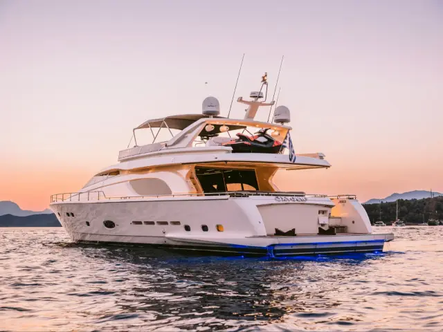 OXYGEN 8 | Ferretti 78 — 7 / 25