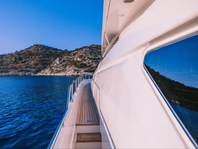 OXYGEN 8 | Ferretti 78 — 8 / 25