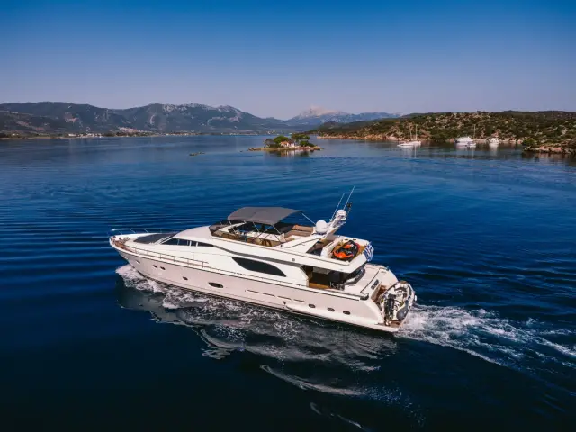 OXYGEN 8 | Ferretti 78 — 4 / 25