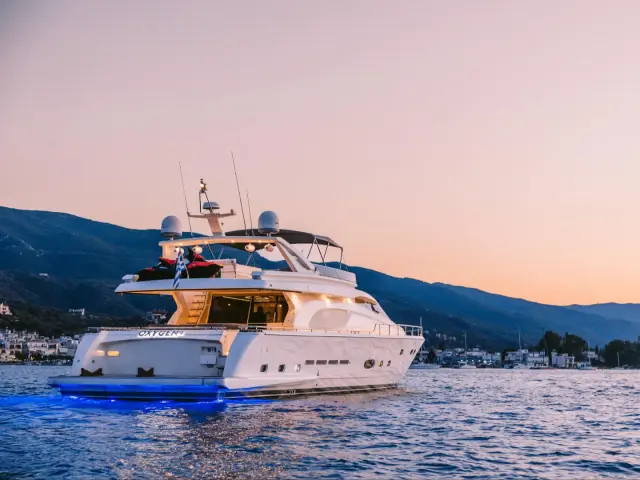 OXYGEN 8 | Ferretti 78 — 6 / 25