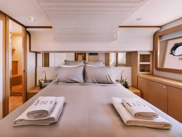 D&D | Ferretti 80  — 19 / 25