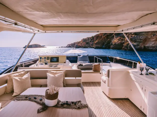 D&D | Ferretti 80  — 17 / 25