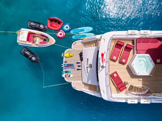 WHITE PEARL I | SunSeeker 111  — 10 / 26