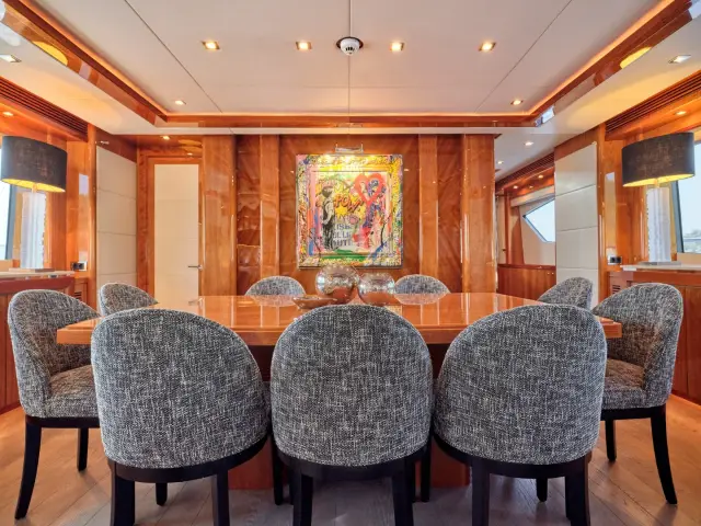 WHITE PEARL I | SunSeeker 111  — 20 / 26