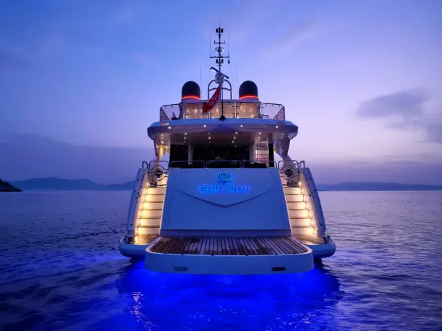 WHITE PEARL I | SunSeeker 111  — 9 / 26