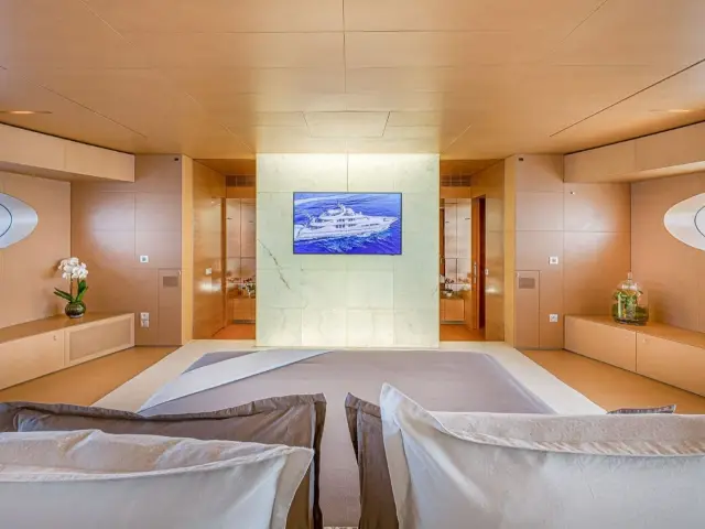LUISA | Heesen 47M — 64 / 82