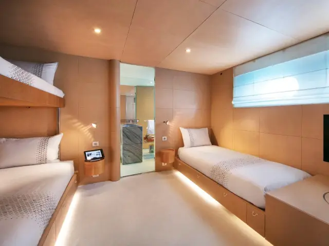 LUISA | Heesen 47M — 75 / 82