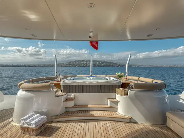 LUISA | Heesen 47M — 43 / 82