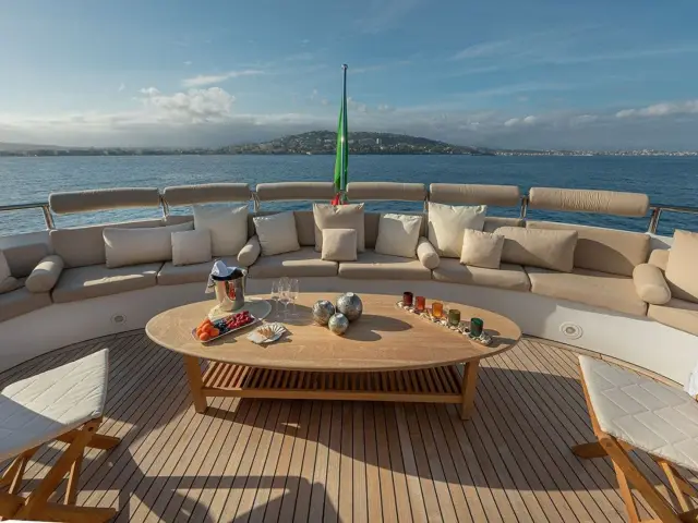 LUISA | Heesen 47M — 34 / 82