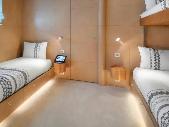 LUISA | Heesen 47M — 74 / 82
