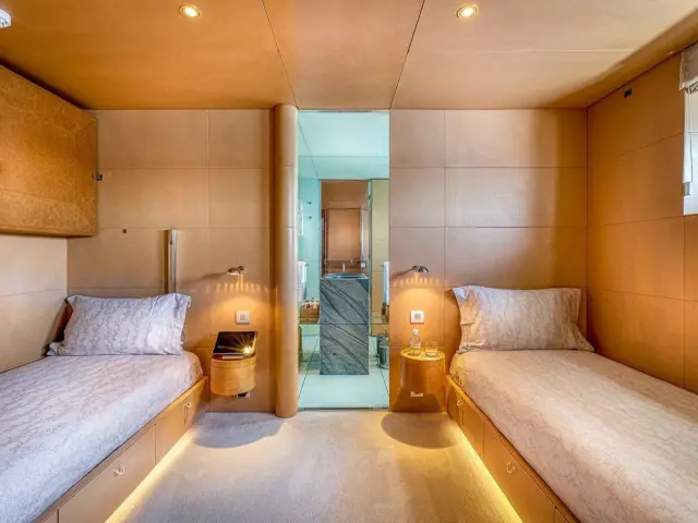 LUISA | Heesen 47M — 76 / 82