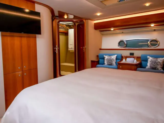 SOFIA D | Ferretti 76  — 16 / 26