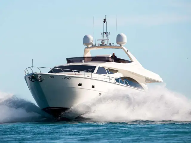 PIOLA | Ferretti 83  — 3 / 28