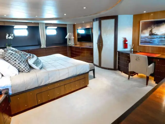 MOBIUS | Cantieri Di Pisa 124 — 13 / 22