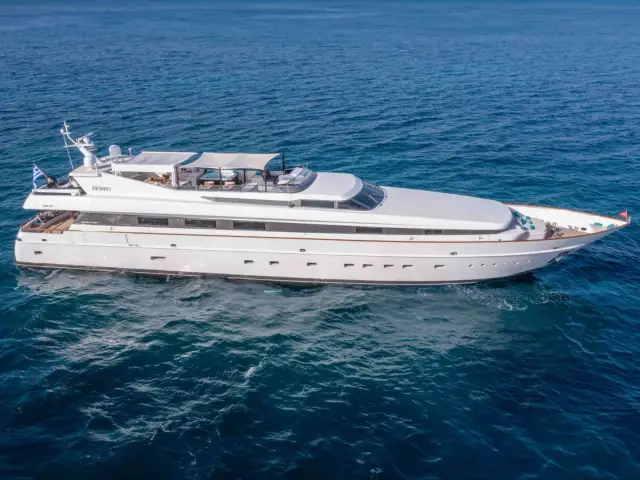 MOBIUS | Cantieri Di Pisa 124 — 1 / 22