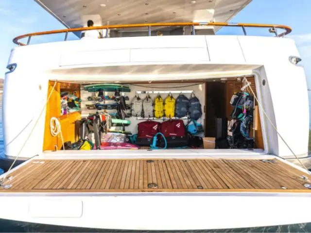 MOBIUS | Cantieri Di Pisa 124 — 5 / 22