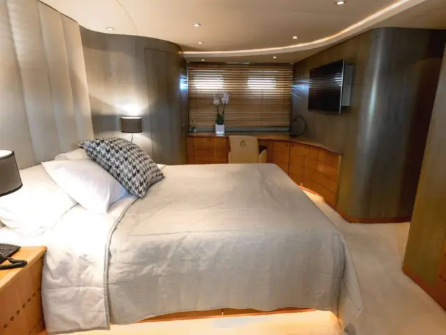MOBIUS | Cantieri Di Pisa 124 — 10 / 22