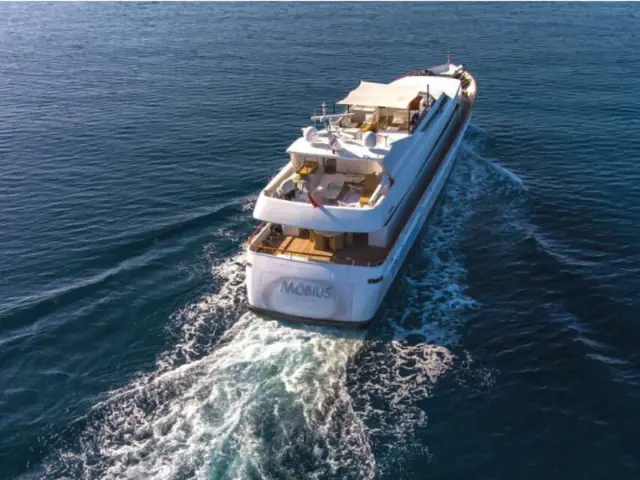 MOBIUS | Cantieri Di Pisa 124 — 2 / 22