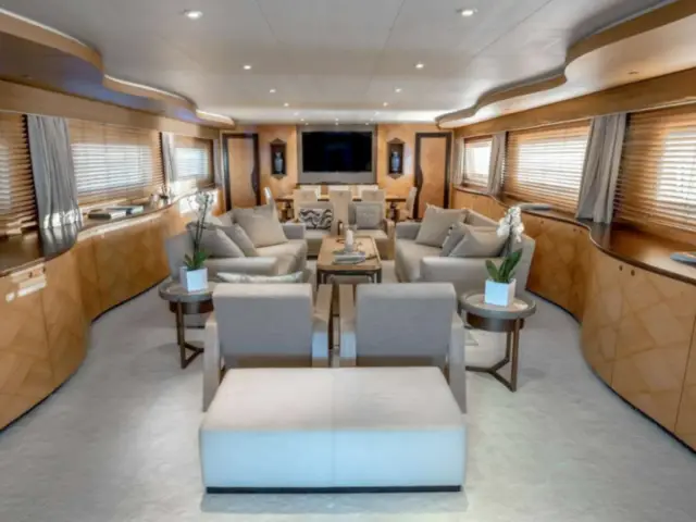 MOBIUS | Cantieri Di Pisa 124 — 7 / 22