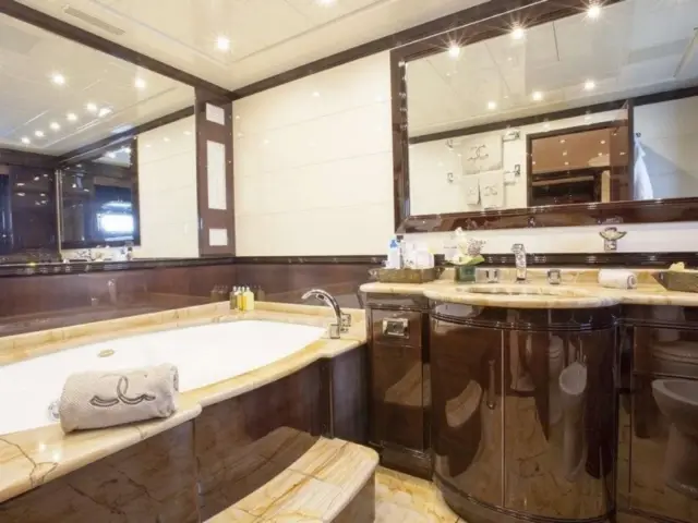 VOYAGE | Mangusta 130  — 11 / 13