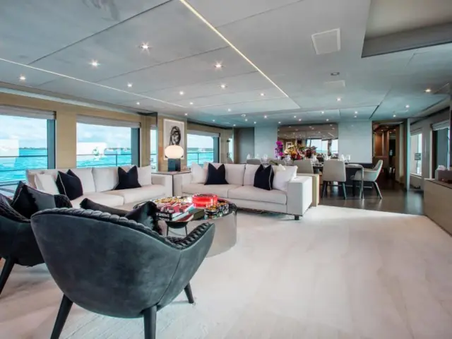 EMINA | Benetti 138 — 20 / 23