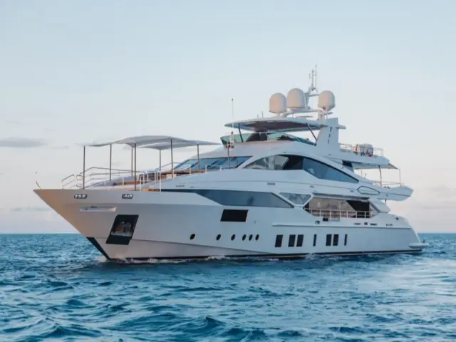 EMINA | Benetti 138 — 3 / 23