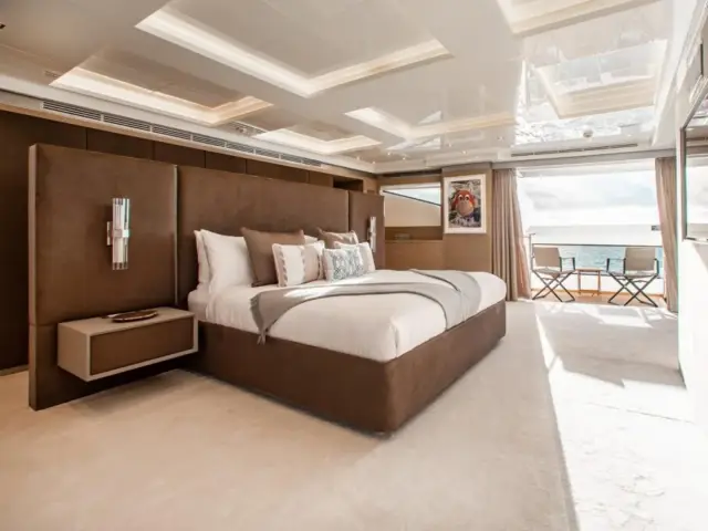 EMINA | Benetti 138 — 17 / 23
