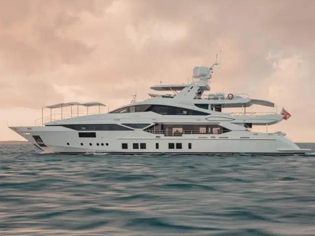 EMINA | Benetti 138 — 4 / 23