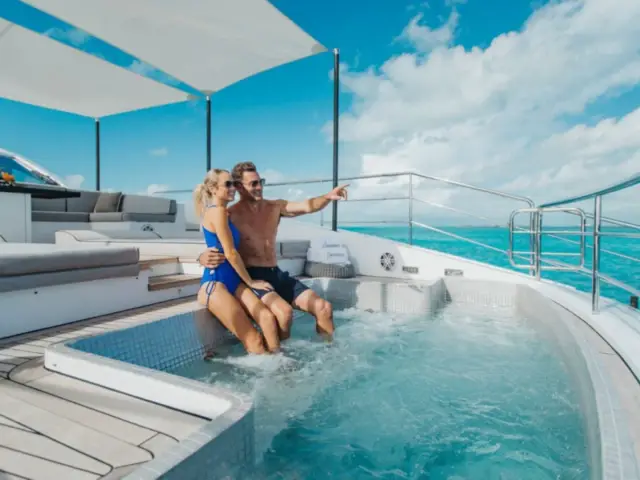 EMINA | Benetti 138 — 10 / 23