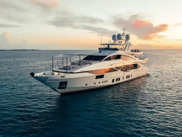 EMINA | Benetti 138 — 5 / 23
