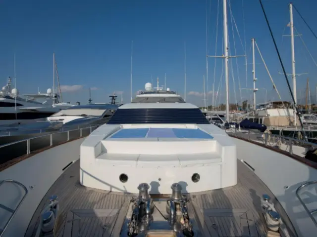 FALCON ISLAND | Falcon 100 — 5 / 25