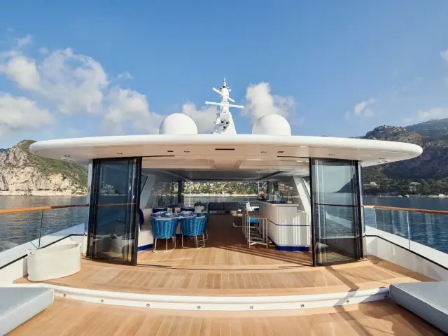CORAL OCEAN | Lürssen 73m — 16 / 72
