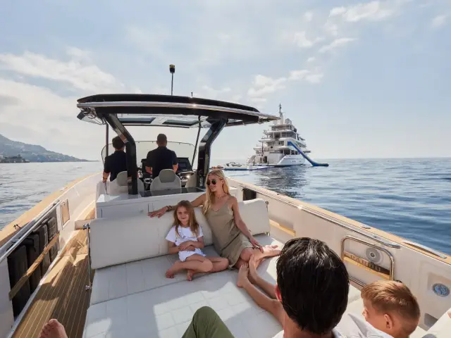 CORAL OCEAN | Lürssen 73m — 11 / 72