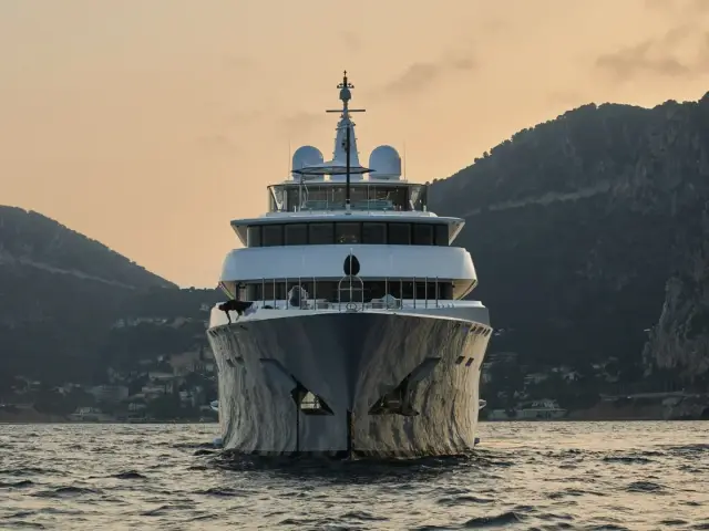 CORAL OCEAN | Lürssen 73m — 9 / 72