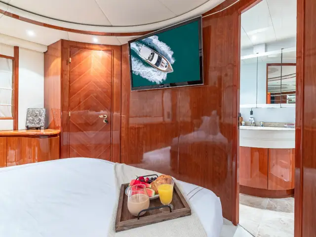 SALT SHAKER | Azimut 70 Fly — 36 / 47