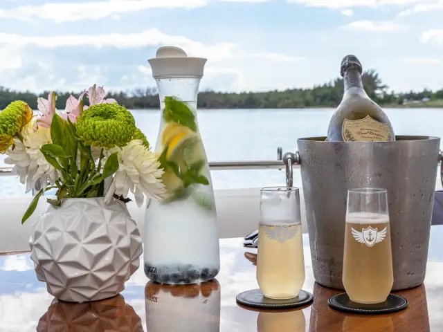 SALT SHAKER | Azimut 70 Fly — 19 / 47
